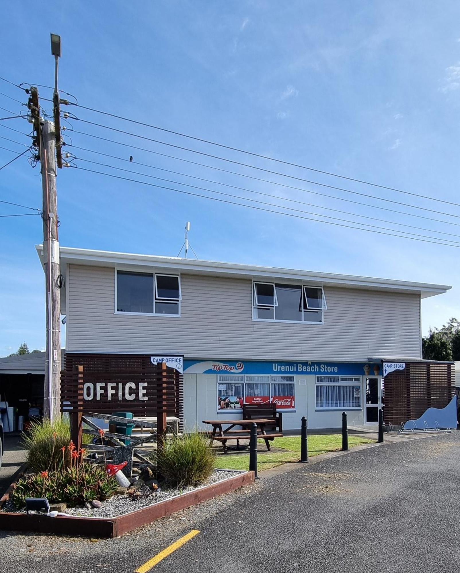 Urenui Beach Camp エクステリア 写真