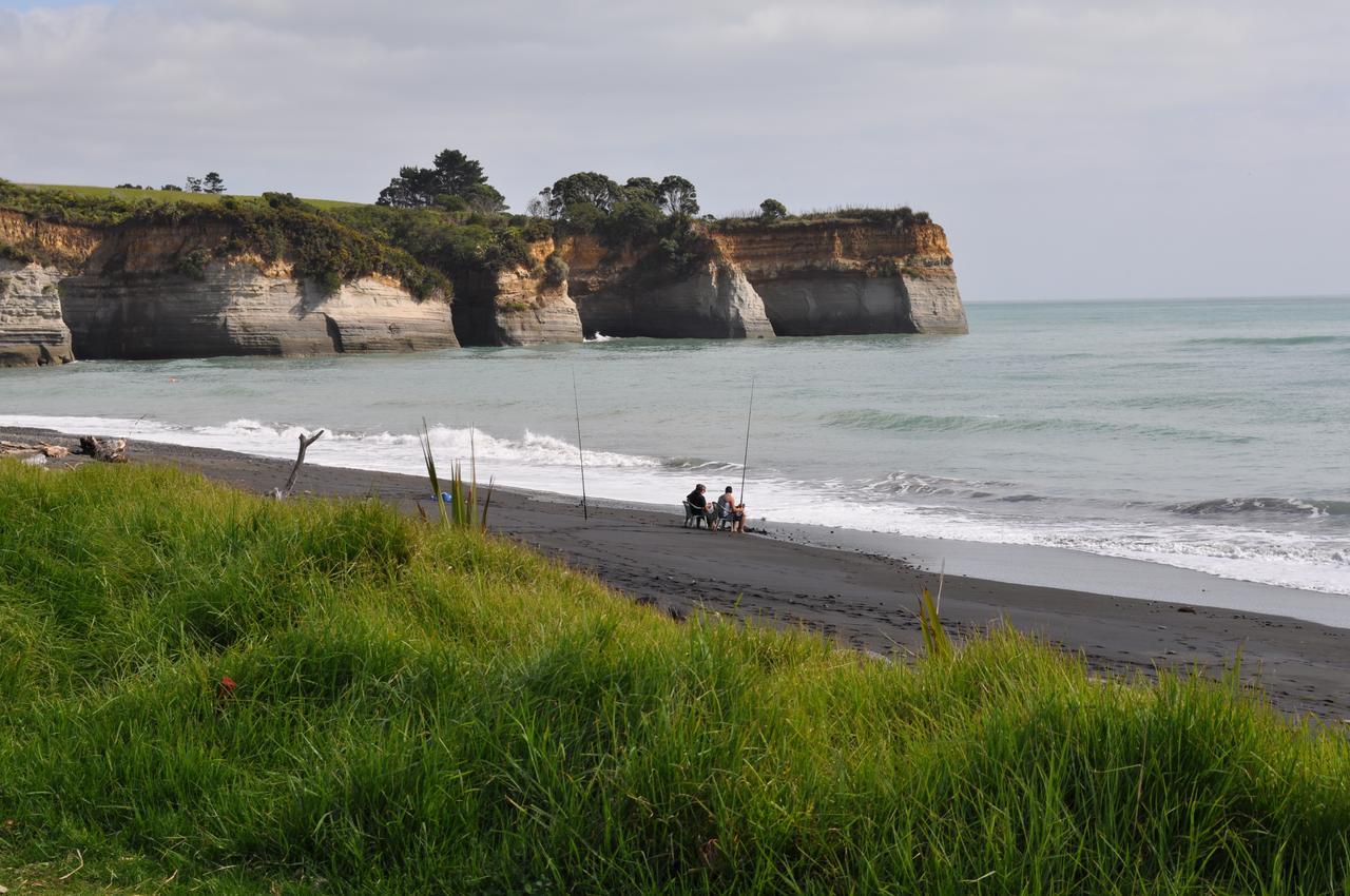 Urenui Beach Camp エクステリア 写真